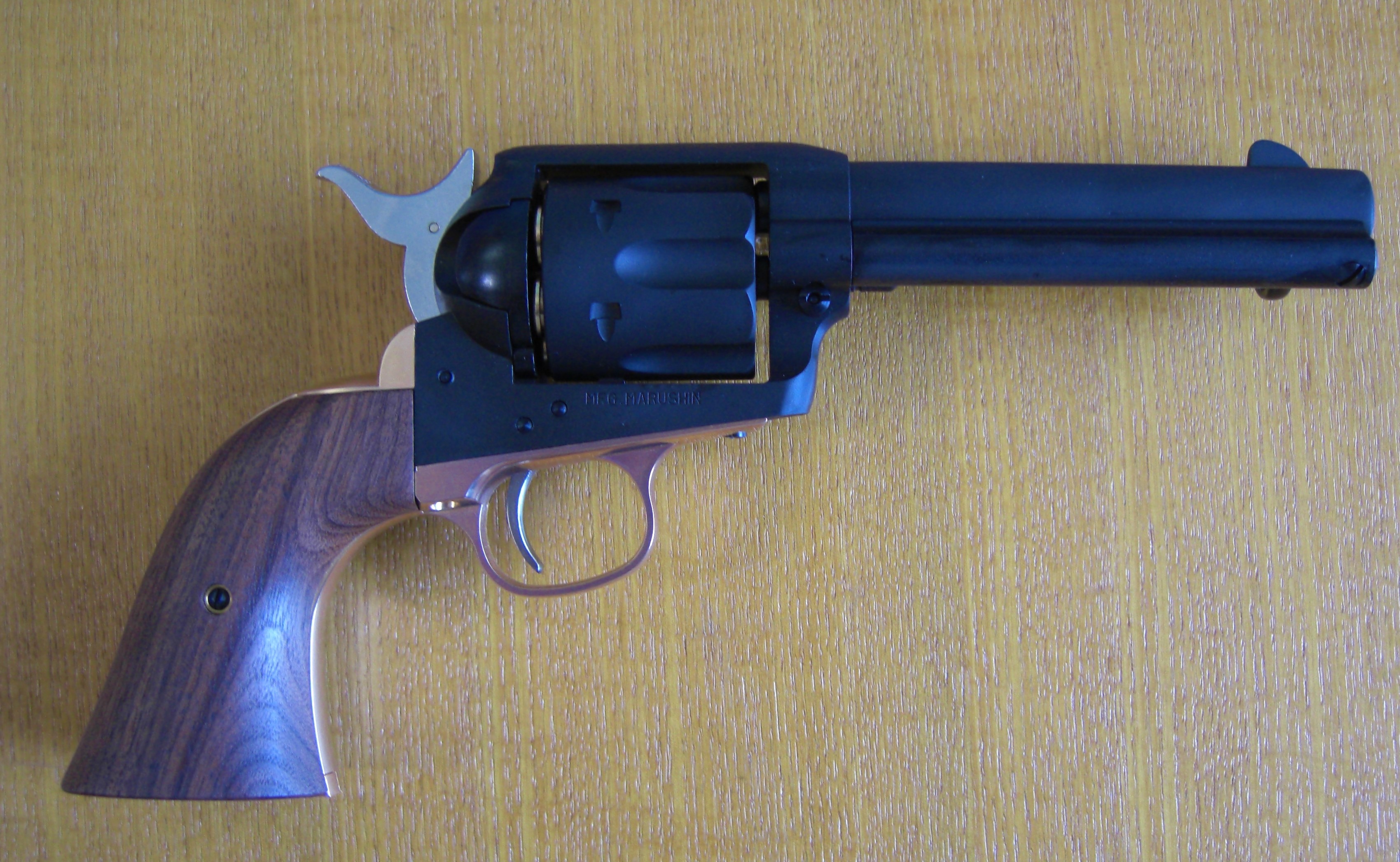 コルトS.A.A.45ピースメーカー